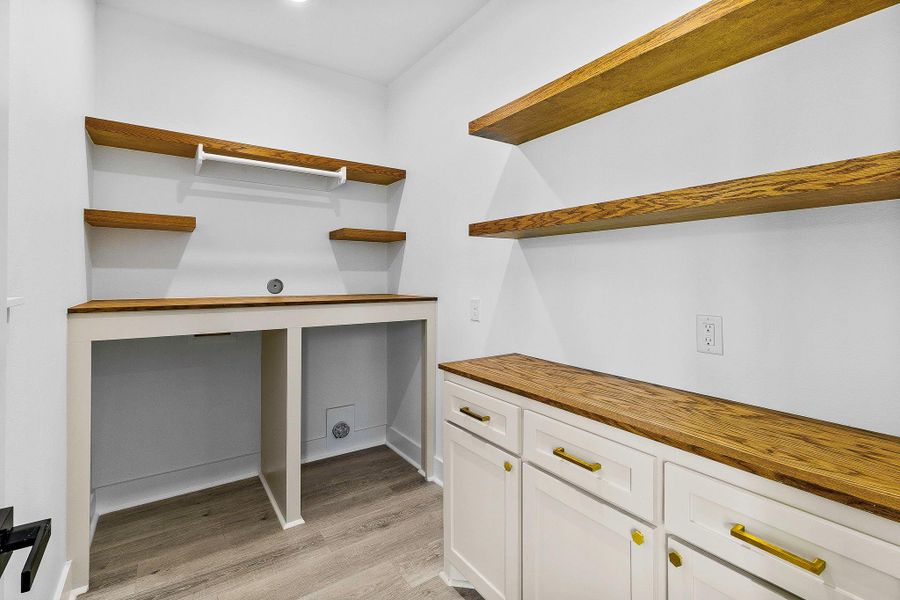 Furnished interior view inside a new home in , Onalaska (Image 19).