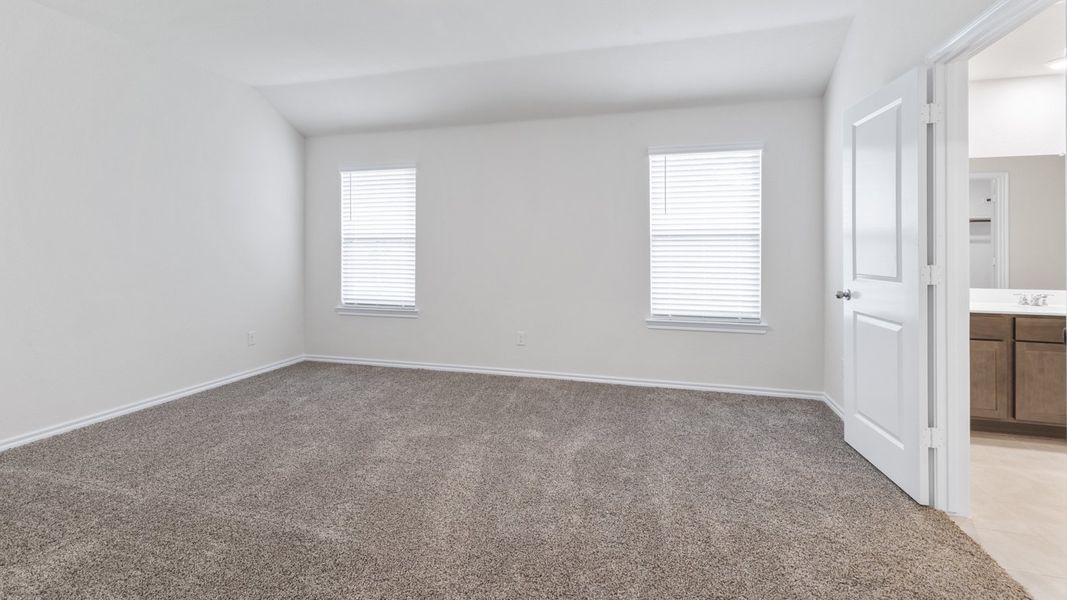 Representative unfurnished interior of a home built from the X40L Lakeway by D.R. Horton in Valor Farms, Royse City (Image 15).
