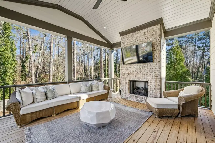 Exterior details and patio area of a home in , Brookhaven (Image 3).