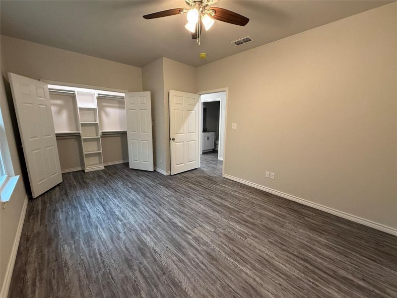 Spacious, unfurnished interior of a new home in , Longview (Image 6).
