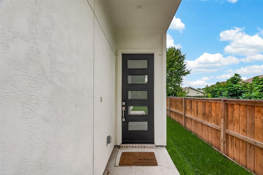 Exterior details and patio area of a home in , Houston (Image 21).