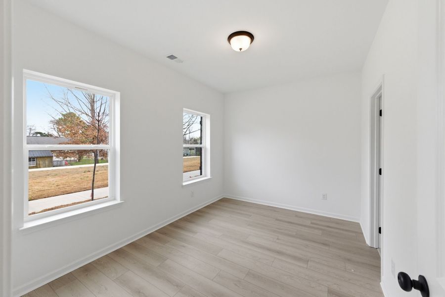 Spacious, unfurnished interior of a new home in Sweetbriar Place, Lebanon (Image 12).
