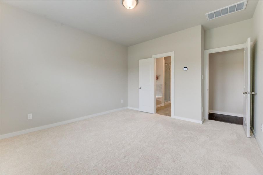 Spacious, unfurnished interior of a new home in Arabella on the Prairie, Richmond (Image 23).