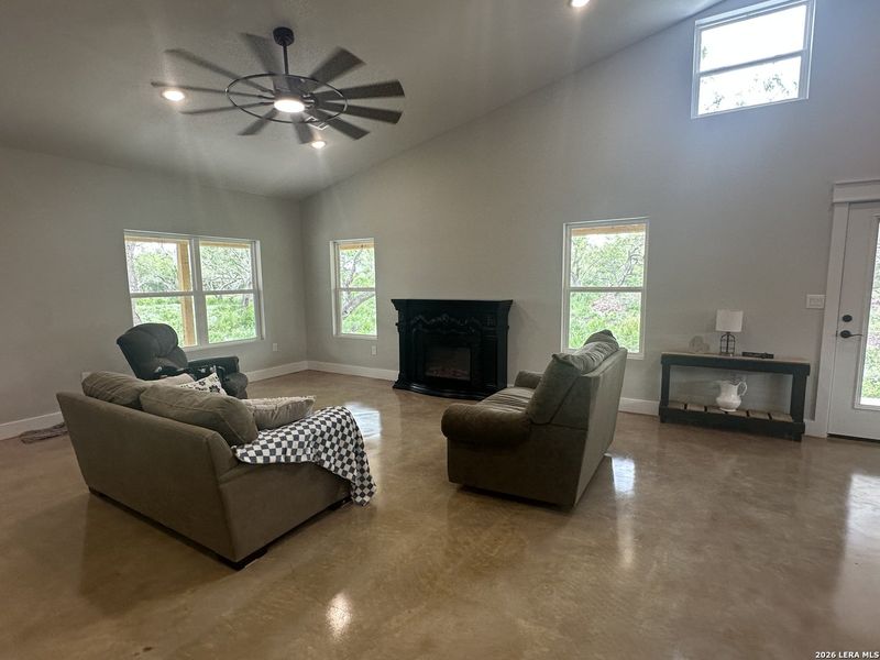 Furnished interior view inside a new home in , Karnes City (Image 5).