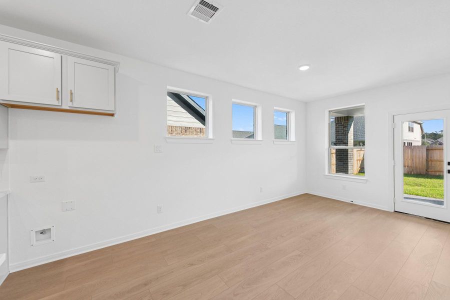 Spacious, unfurnished interior of a new home in Escondido 50' Homesites, Magnolia (Image 21).