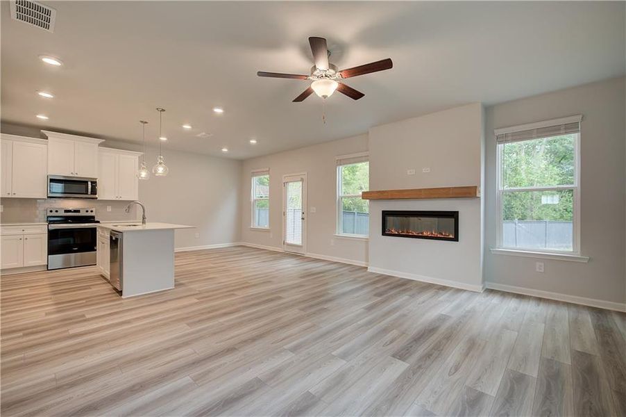 Spacious, unfurnished interior of a new home in Abbotts Crossing, Conyers (Image 22).