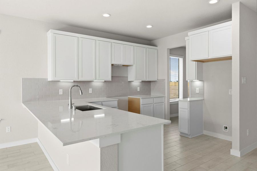 Furnished interior view inside a new home in Sunterra Lakes, Fulshear (Image 5). Furnished interior view inside a new home in Sunterra Lakes, Fulshear (Image 5).