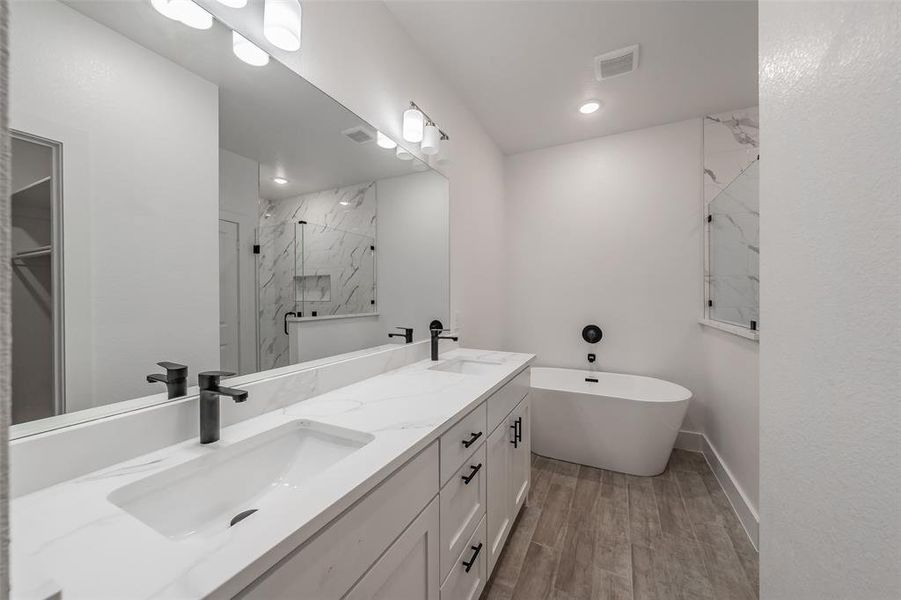 Furnished interior view inside a new home in , Dallas (Image 16).