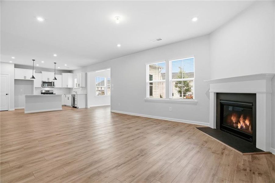 Spacious, unfurnished interior of a new home in Berkeley Mill, Cumming (Image 18).