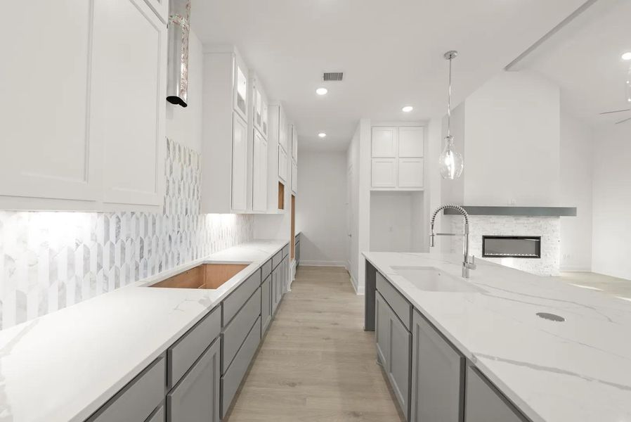 Granbury D Kitchen