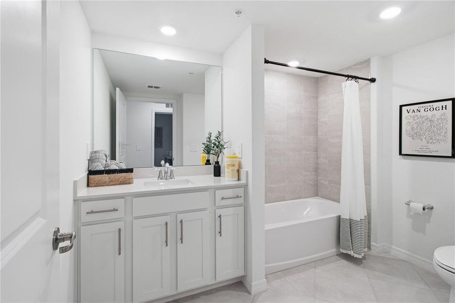 Furnished interior view inside a new home in , Lakewood Ranch (Image 35).