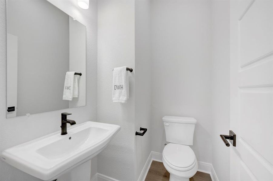 Furnished interior view inside a new home in Hillside at Las Colinas, Irving (Image 11). Furnished interior view inside a new home in Hillside at Las Colinas, Irving (Image 11).