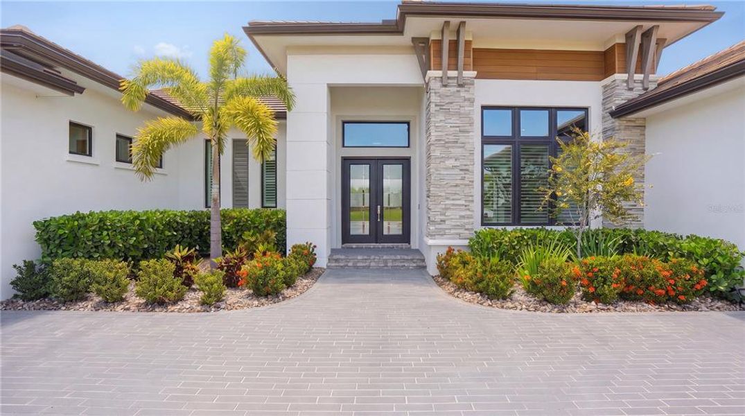 Exterior details and patio area of a home in , Parrish (Image 28).