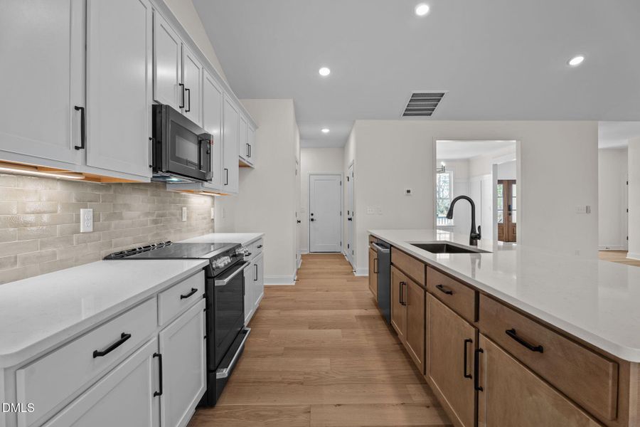 28-web-or-mls-DSC00624 28-web-or-mls-DSC00624