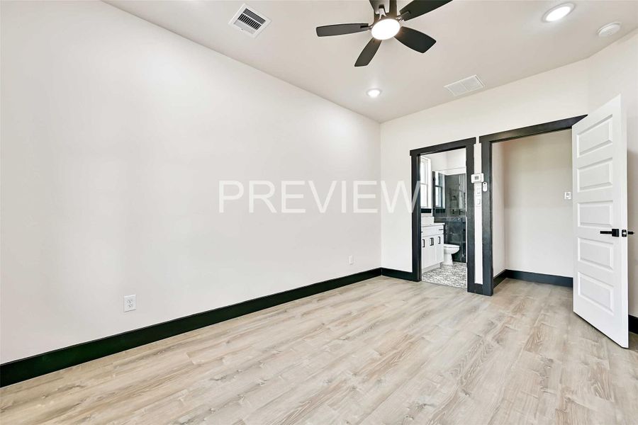Spacious, unfurnished interior of a new home in , Angleton (Image 20).