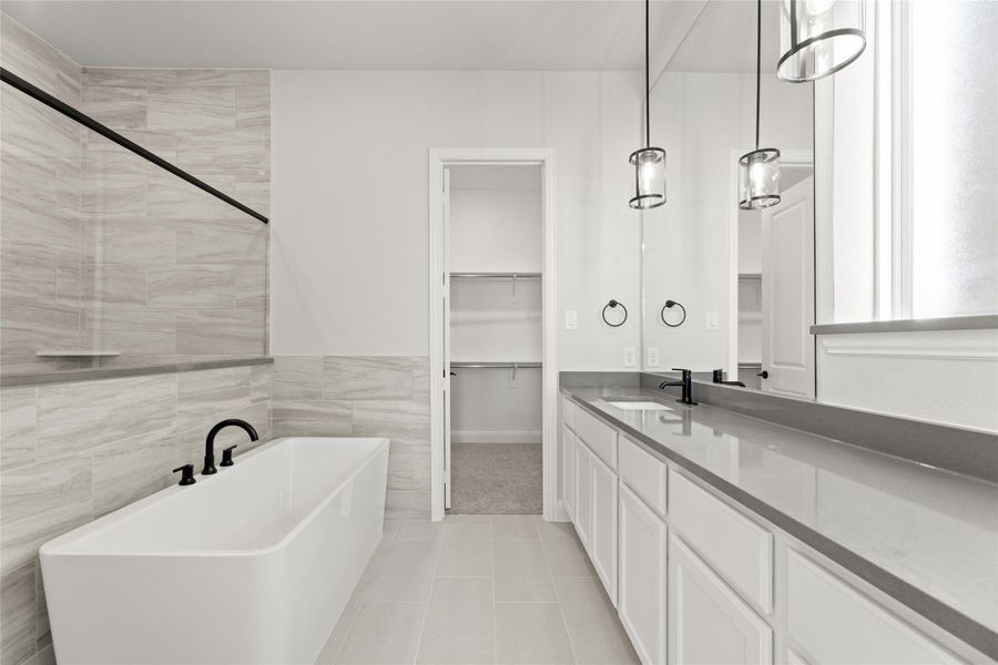 Furnished interior view inside a new home in Nelson Lake Estates, Rockwall (Image 10). Furnished interior view inside a new home in Nelson Lake Estates, Rockwall (Image 10).