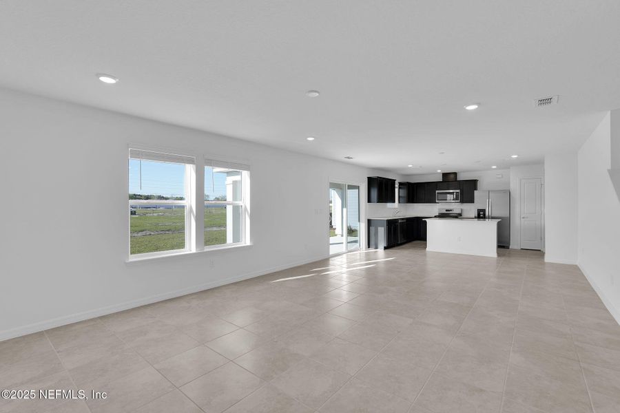 Spacious, unfurnished interior of a new home in Wells Landing, Jacksonville (Image 13).