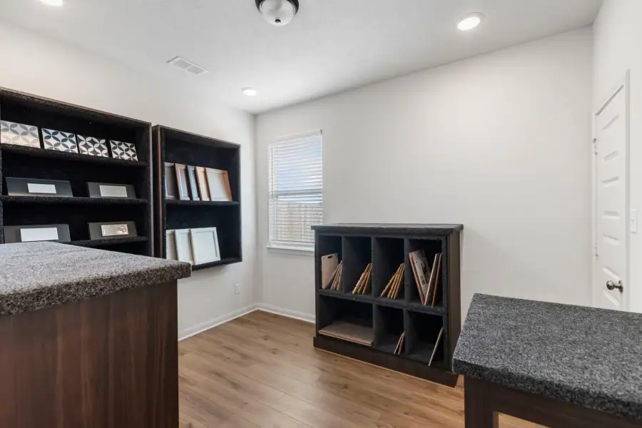 Furnished interior view inside a new home in Grand Lake, Snook (Image 12).
