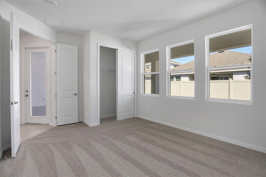 Spacious, unfurnished interior of a new home in Angeline, Land O' Lakes (Image 43).