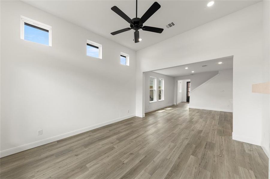 10. 2252 Aspen Chase - Family (2) 10. 2252 Aspen Chase - Family (2)