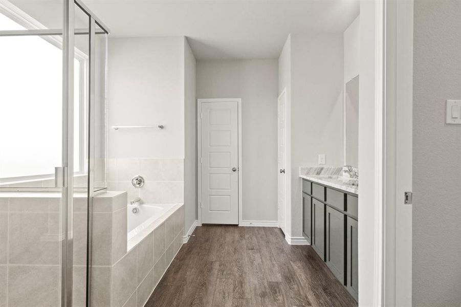 Furnished interior view inside a new home in Rocky Creek Crossing, Fort Worth (Image 7).