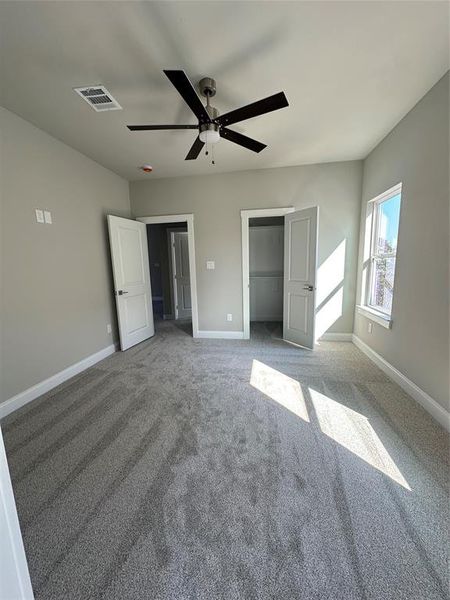 Spacious, unfurnished interior of a new home in , Dallas (Image 29).