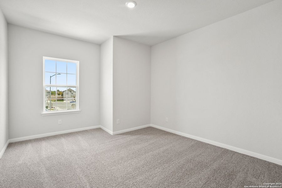 Spacious, unfurnished interior of a new home in Melissa Ranch, San Antonio (Image 13).