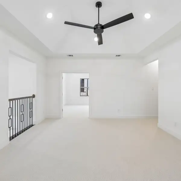 Spacious, unfurnished interior of a new home in The Parks at Wilson Creek, Celina (Image 72). Spacious, unfurnished interior of a new home in The Parks at Wilson Creek, Celina (Image 72).