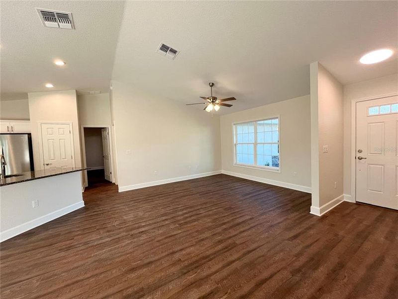 Spacious, unfurnished interior of a new home in , Summerfield (Image 16).