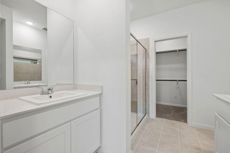 Furnished interior view inside a new home in Trinity Ranch, Elgin (Image 8).