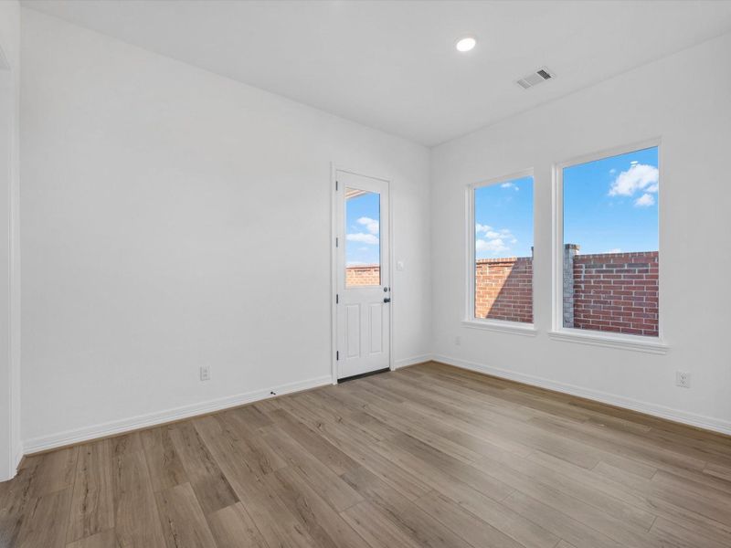 Spacious, unfurnished interior of a new home in Wildrye, Waller (Image 4).