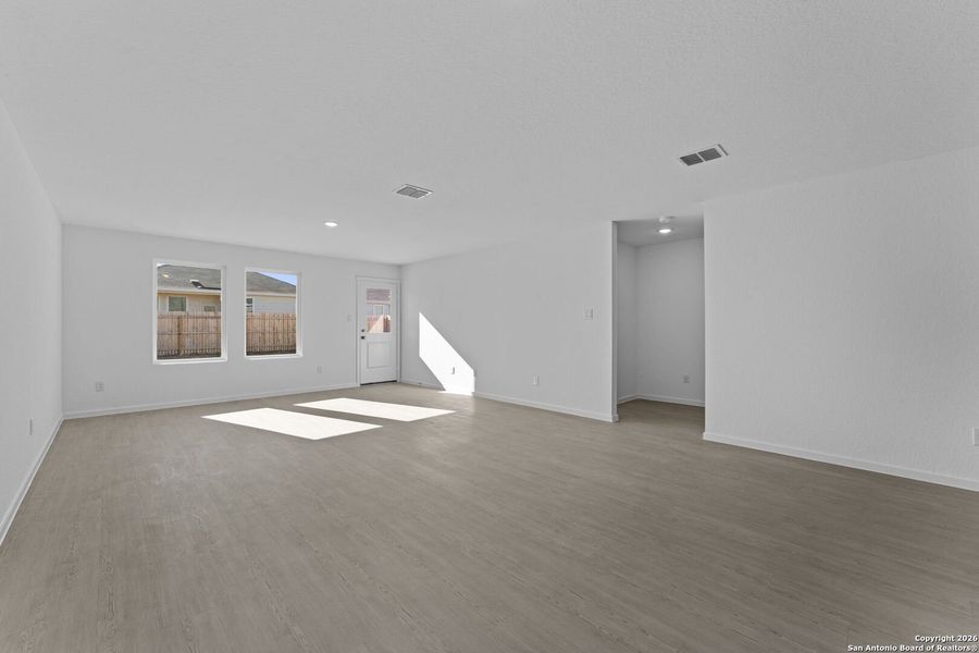 Spacious, unfurnished interior of a new home in Friendship Oaks: Watermill Collection, Fredericksburg (Image 9).