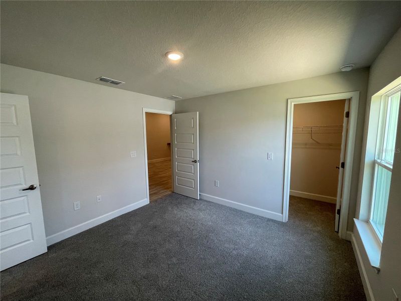 Spacious, unfurnished interior of a new home in Abbey Glen, Dade City (Image 20).