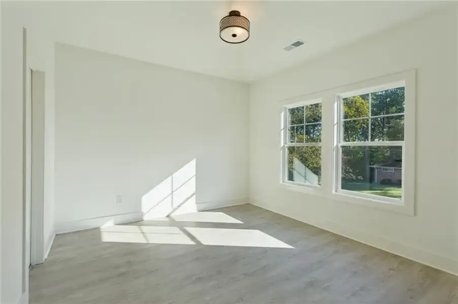 Spacious, unfurnished interior of a new home in , Atlanta (Image 38).