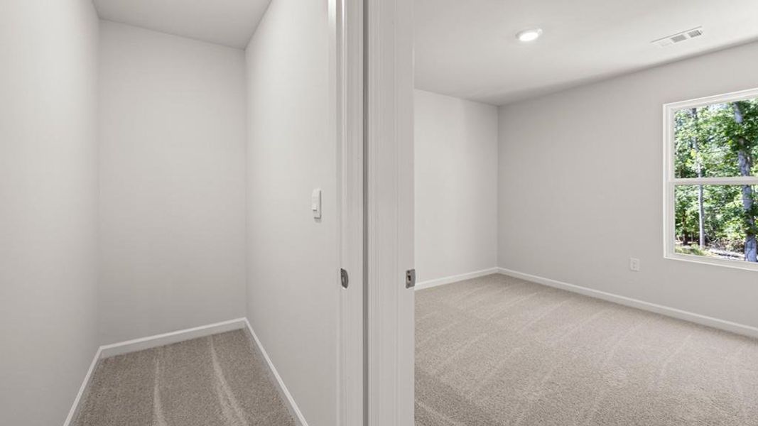 Spacious, unfurnished interior of a new home in Oconee Overlook Townhomes, Gainesville (Image 28).