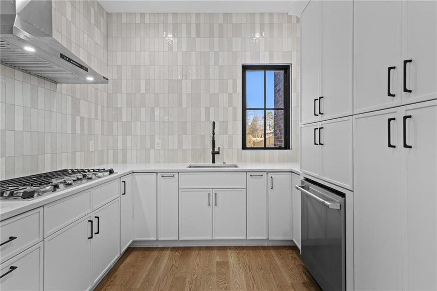 Furnished interior view inside a new home in , Buford (Image 15).