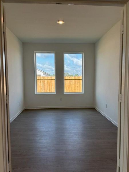 Spacious, unfurnished interior of a new home in Canterra Creek: Classic Collection, Rosharon (Image 7).