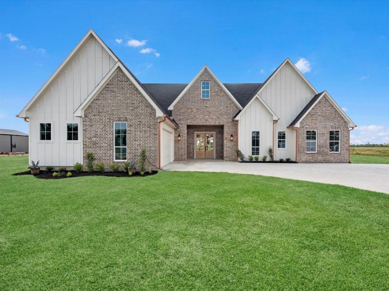 Amazing exterior that gives custom home a new definition.