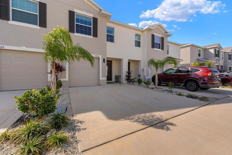 Exterior details and patio area of a home in , Tampa (Image 25).