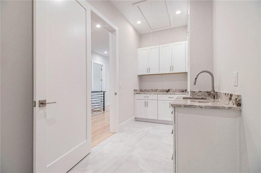 Furnished interior view inside a new home in , Alpharetta (Image 14).