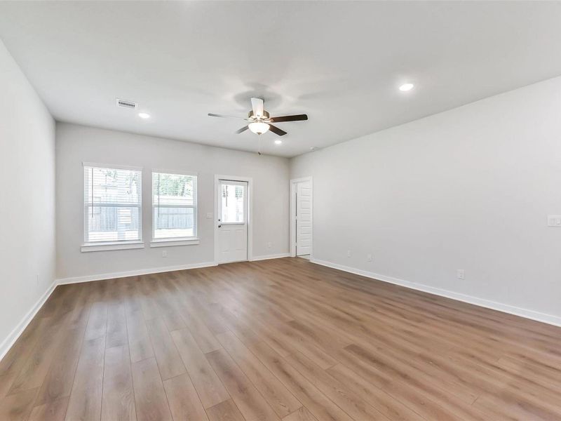 Spacious, unfurnished interior of a new home in Windmill Estates, Magnolia (Image 24).