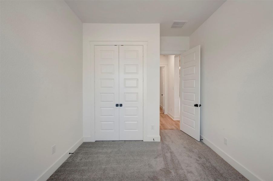 Spacious, unfurnished interior of a new home in Elyson 45', Katy (Image 23).