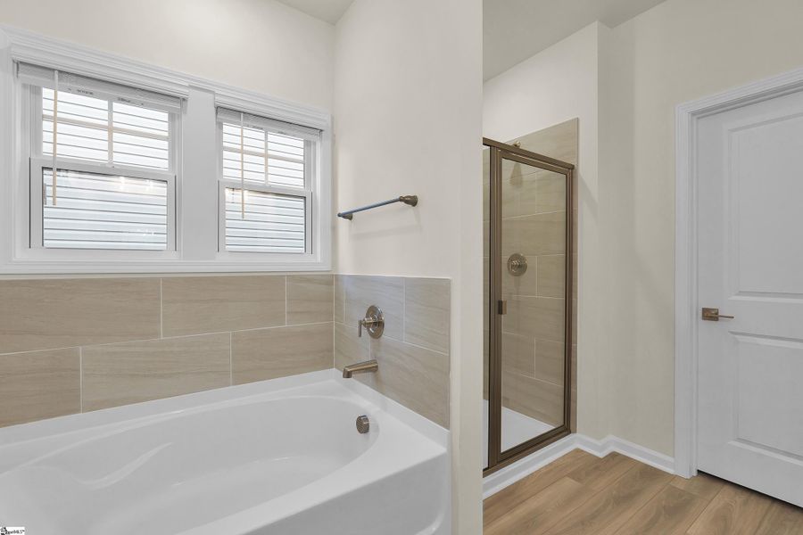 Furnished interior view inside a new home in Sedona, Greenville (Image 6).