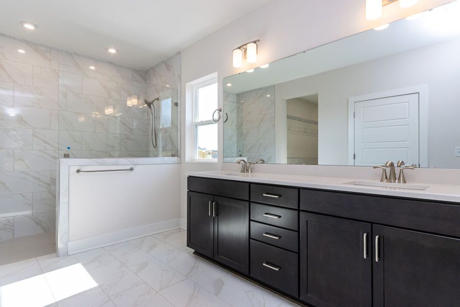 The Darien - Owner's Bath