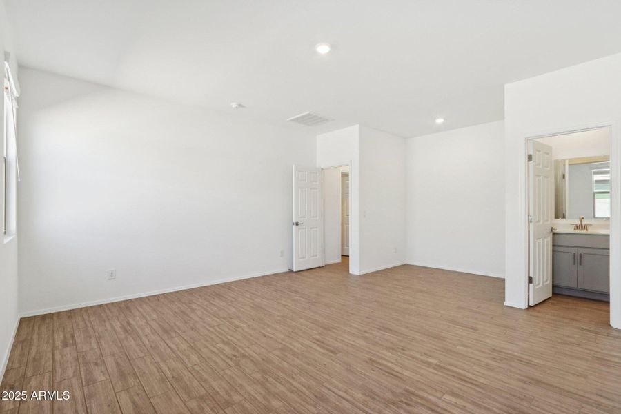 23-web-or-mls-N Eva Ln-S2510-023