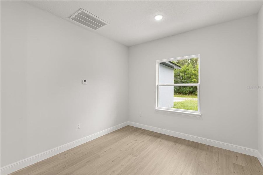 Spacious, unfurnished interior of a new home in , Ocala (Image 29).