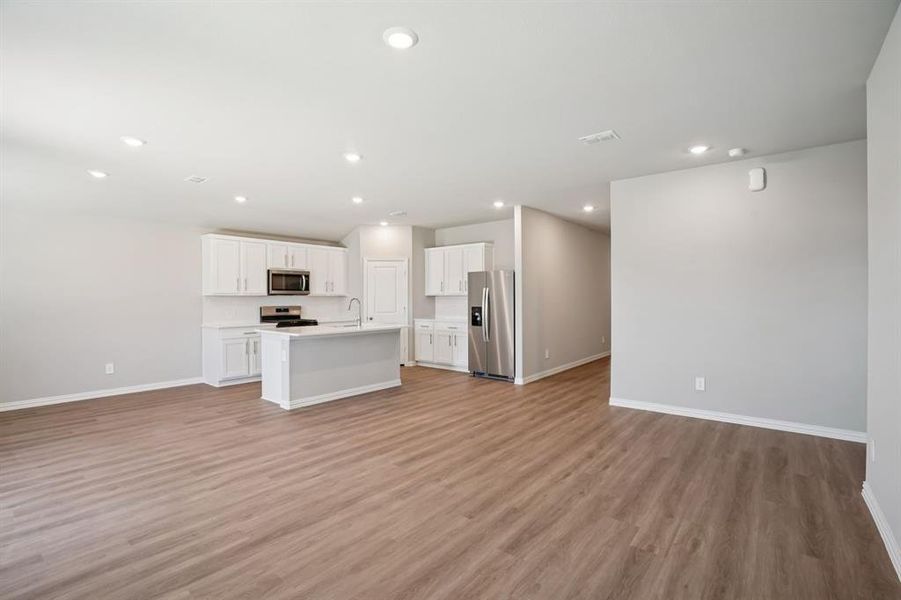 Spacious, unfurnished interior of a new home in Stonehaven, Seagoville (Image 32). Spacious, unfurnished interior of a new home in Stonehaven, Seagoville (Image 32).