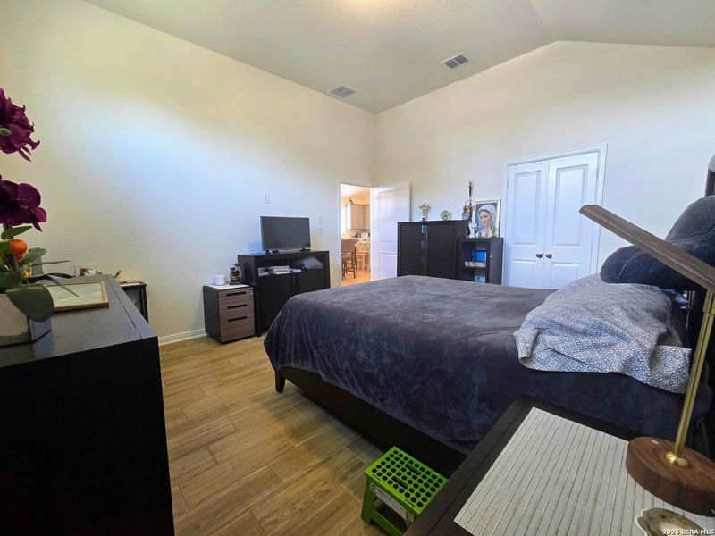 Furnished interior view inside a new home in Homestead, Schertz (Image 32).