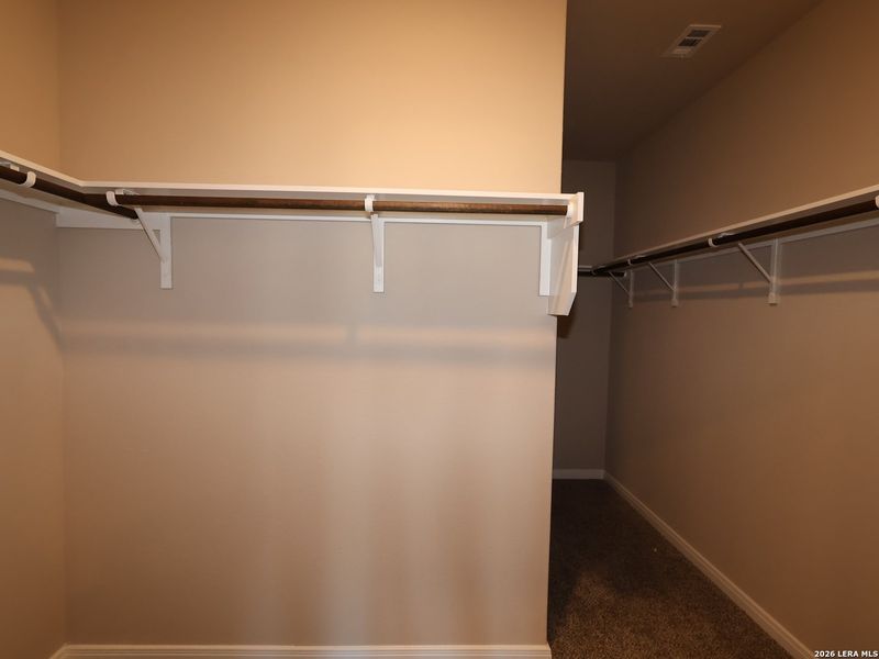 Spacious, unfurnished interior of a new home in Paloma Park, Converse (Image 18).