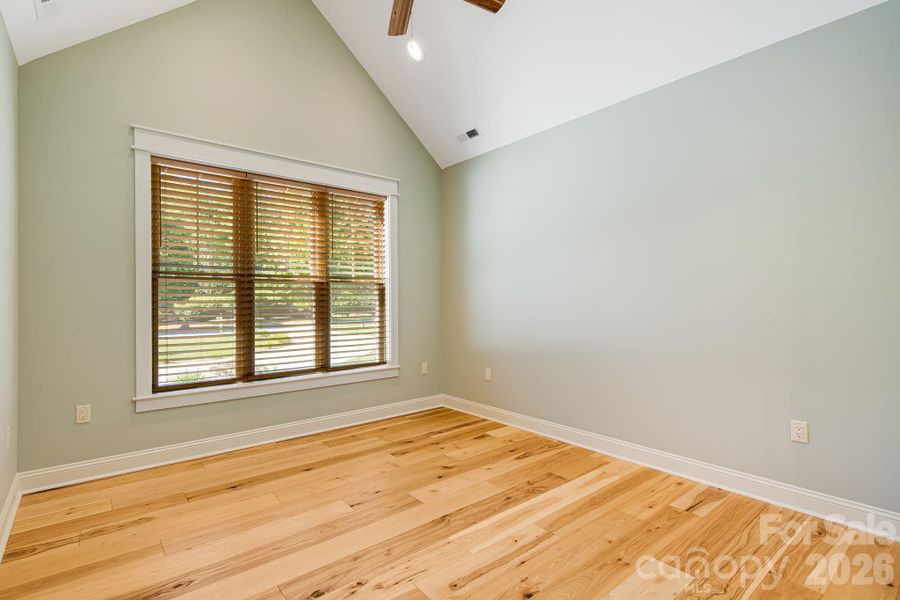 Spacious, unfurnished interior of a new home in , Flat Rock (Image 24).